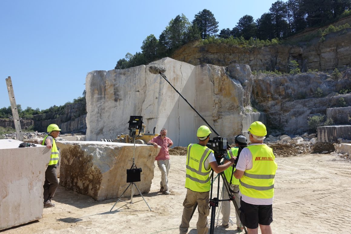 Le Mur – Un retard en pierre