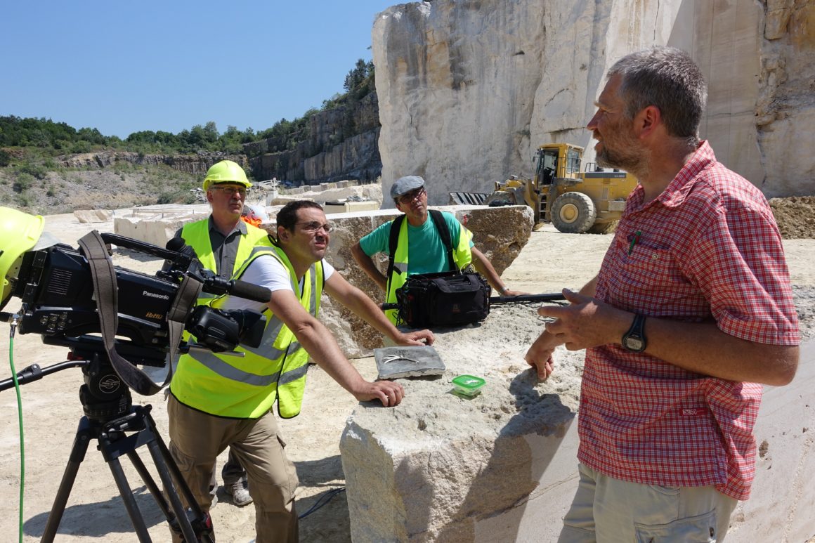 Le Mur – Un retard en pierre